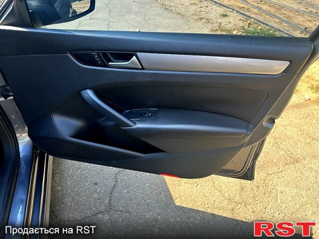 Сірий Фольксваген Пассат, об'ємом двигуна 1.8 л та пробігом 226 тис. км за 9000 $, фото 8 на Automoto.ua