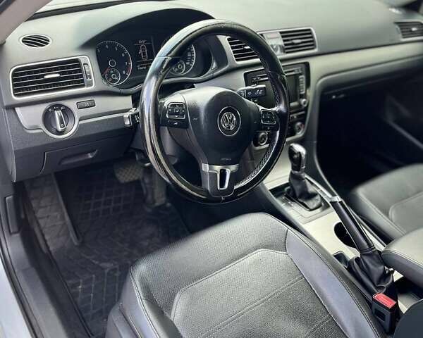 Серый Фольксваген Пассат, объемом двигателя 1.8 л и пробегом 199 тыс. км за 10950 $, фото 5 на Automoto.ua