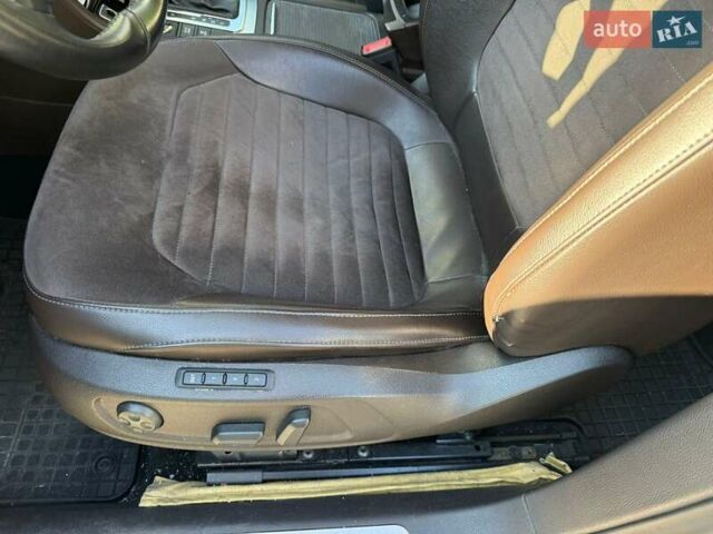 Серый Фольксваген Пассат, объемом двигателя 1.97 л и пробегом 140 тыс. км за 15000 $, фото 4 на Automoto.ua