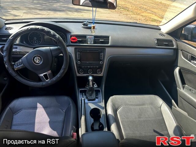 Сірий Фольксваген Пассат, об'ємом двигуна 1.8 л та пробігом 226 тис. км за 9000 $, фото 3 на Automoto.ua