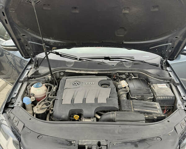 Серый Фольксваген Пассат, объемом двигателя 1.6 л и пробегом 217 тыс. км за 11999 $, фото 18 на Automoto.ua