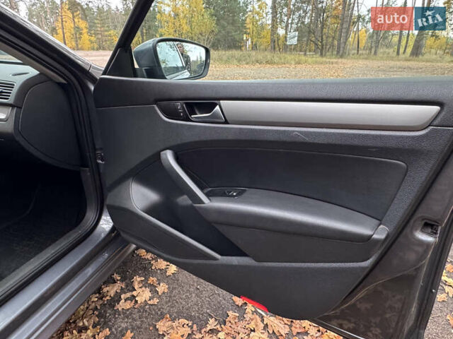 Серый Фольксваген Пассат, объемом двигателя 1.8 л и пробегом 197 тыс. км за 10499 $, фото 51 на Automoto.ua