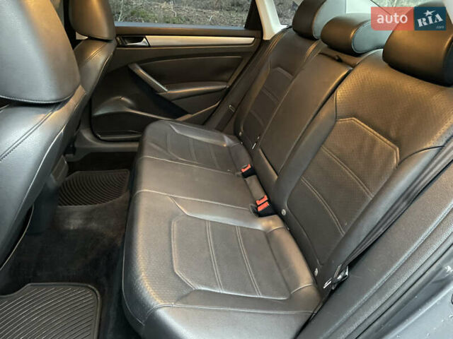 Серый Фольксваген Пассат, объемом двигателя 1.8 л и пробегом 180 тыс. км за 9999 $, фото 37 на Automoto.ua