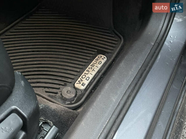 Серый Фольксваген Пассат, объемом двигателя 1.8 л и пробегом 180 тыс. км за 9999 $, фото 33 на Automoto.ua