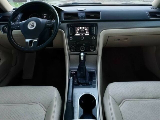 Серый Фольксваген Пассат, объемом двигателя 2.5 л и пробегом 86 тыс. км за 1900 $, фото 7 на Automoto.ua