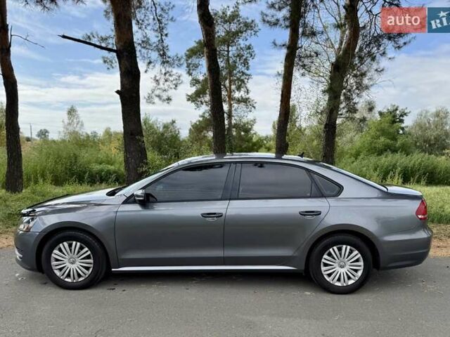 Серый Фольксваген Пассат, объемом двигателя 1.8 л и пробегом 199 тыс. км за 7999 $, фото 6 на Automoto.ua