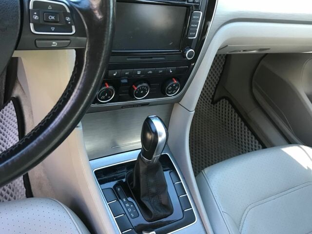 Серый Фольксваген Пассат, объемом двигателя 2 л и пробегом 185 тыс. км за 9700 $, фото 4 на Automoto.ua