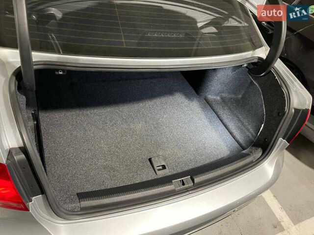 Серый Фольксваген Пассат, объемом двигателя 1.97 л и пробегом 248 тыс. км за 12900 $, фото 16 на Automoto.ua