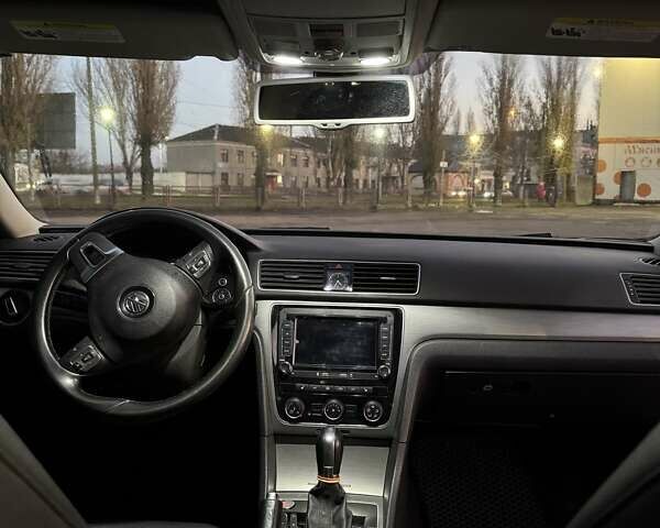 Серый Фольксваген Пассат, объемом двигателя 1.8 л и пробегом 169 тыс. км за 11000 $, фото 7 на Automoto.ua