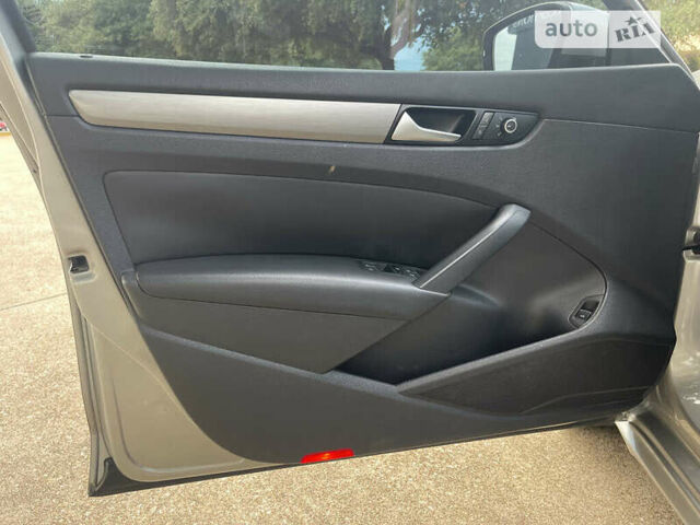 Серый Фольксваген Пассат, объемом двигателя 1.8 л и пробегом 141 тыс. км за 2300 $, фото 29 на Automoto.ua