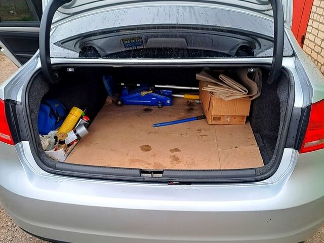 Серый Фольксваген Пассат, объемом двигателя 1.8 л и пробегом 124 тыс. км за 10500 $, фото 12 на Automoto.ua