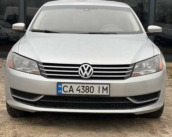 Серый Фольксваген Пассат, объемом двигателя 1.8 л и пробегом 184 тыс. км за 7999 $, фото 1 на Automoto.ua