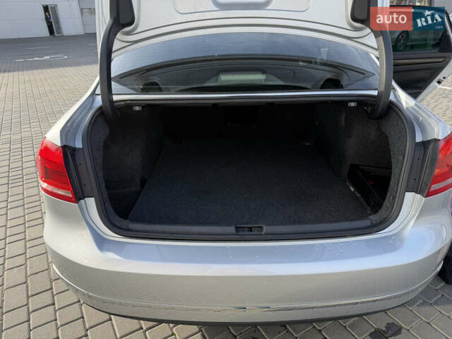 Сірий Фольксваген Пассат, об'ємом двигуна 2 л та пробігом 217 тис. км за 12600 $, фото 31 на Automoto.ua