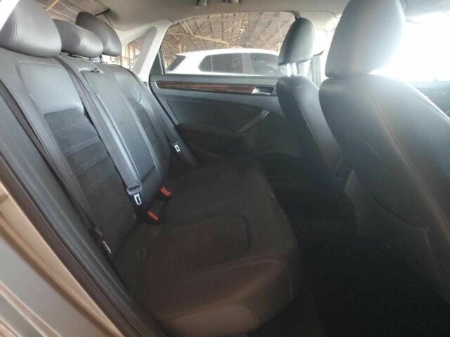 Серый Фольксваген Пассат, объемом двигателя 2 л и пробегом 184 тыс. км за 1500 $, фото 9 на Automoto.ua