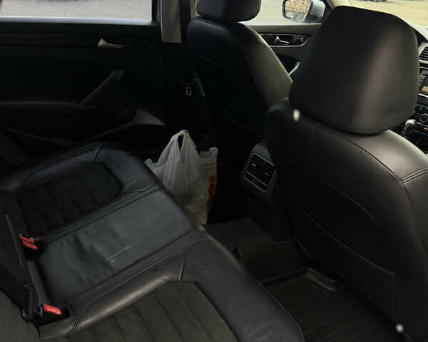 Серый Фольксваген Пассат, объемом двигателя 1.97 л и пробегом 186 тыс. км за 12500 $, фото 18 на Automoto.ua