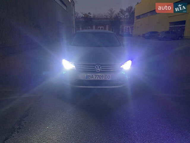 Серый Фольксваген Пассат, объемом двигателя 1.79 л и пробегом 236 тыс. км за 10700 $, фото 5 на Automoto.ua