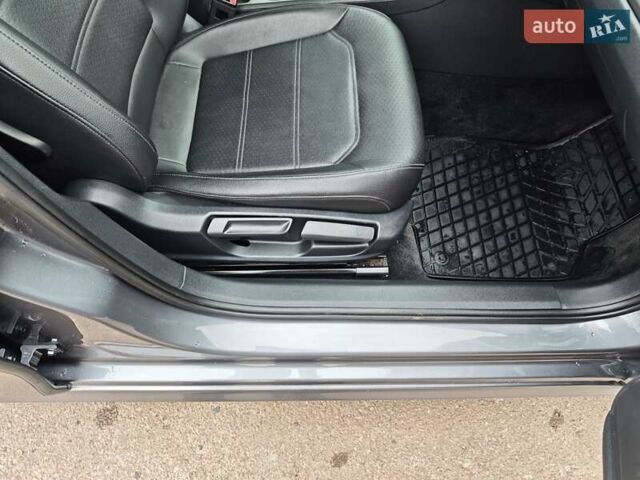 Сірий Фольксваген Пассат, об'ємом двигуна 1.8 л та пробігом 130 тис. км за 10999 $, фото 26 на Automoto.ua