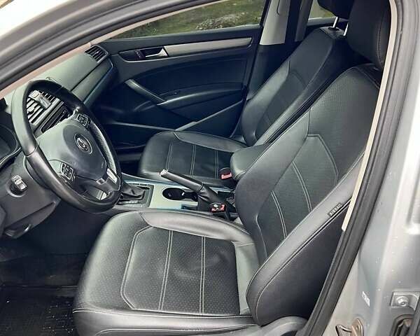 Серый Фольксваген Пассат, объемом двигателя 1.8 л и пробегом 221 тыс. км за 9800 $, фото 6 на Automoto.ua