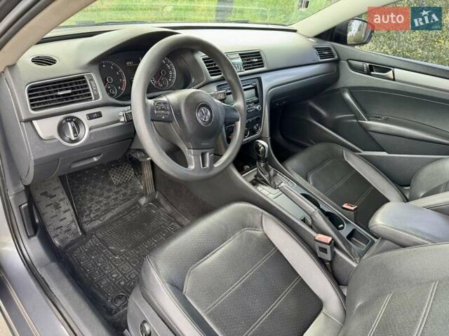 Серый Фольксваген Пассат, объемом двигателя 1.8 л и пробегом 199 тыс. км за 7999 $, фото 8 на Automoto.ua