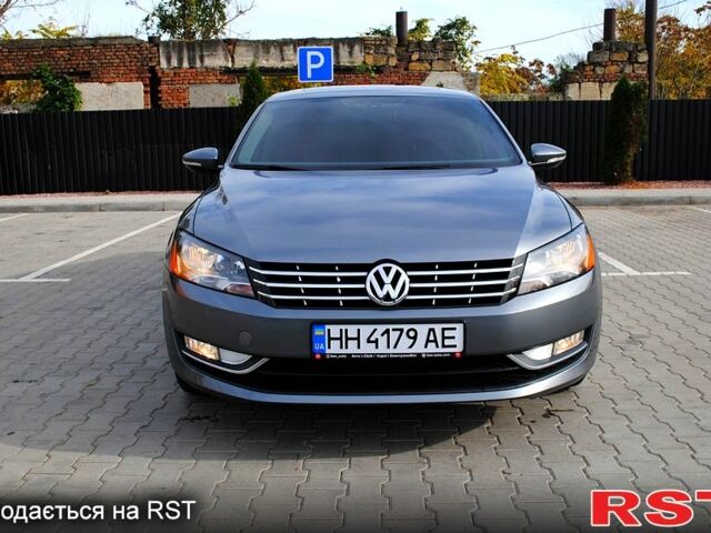 Серый Фольксваген Пассат, объемом двигателя 2 л и пробегом 235 тыс. км за 13700 $, фото 1 на Automoto.ua