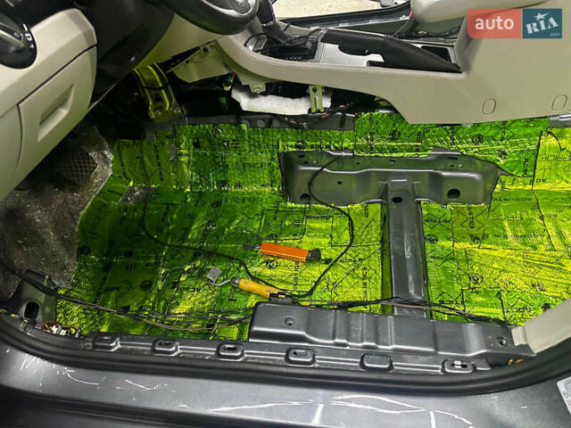 Сірий Фольксваген Пассат, об'ємом двигуна 1.8 л та пробігом 147 тис. км за 14500 $, фото 51 на Automoto.ua