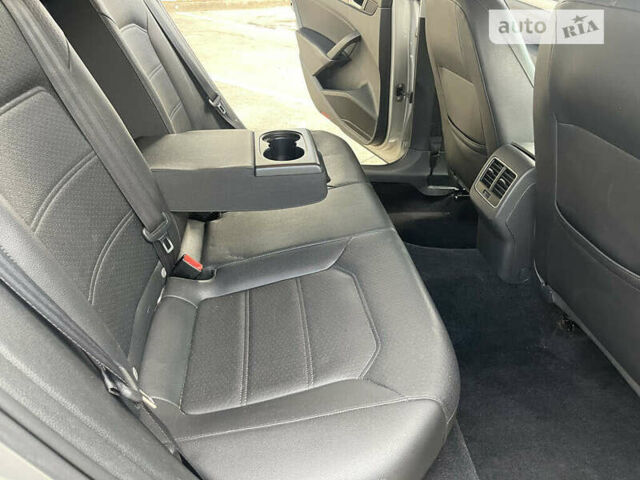 Серый Фольксваген Пассат, объемом двигателя 1.8 л и пробегом 141 тыс. км за 2300 $, фото 25 на Automoto.ua