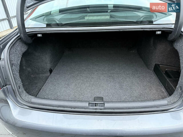 Серый Фольксваген Пассат, объемом двигателя 1.97 л и пробегом 220 тыс. км за 11500 $, фото 6 на Automoto.ua