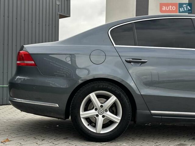 Сірий Фольксваген Пассат, об'ємом двигуна 1.6 л та пробігом 350 тис. км за 10999 $, фото 12 на Automoto.ua