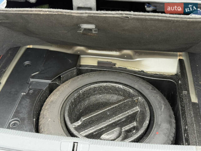 Серый Фольксваген Пассат, объемом двигателя 1.97 л и пробегом 277 тыс. км за 12150 $, фото 27 на Automoto.ua