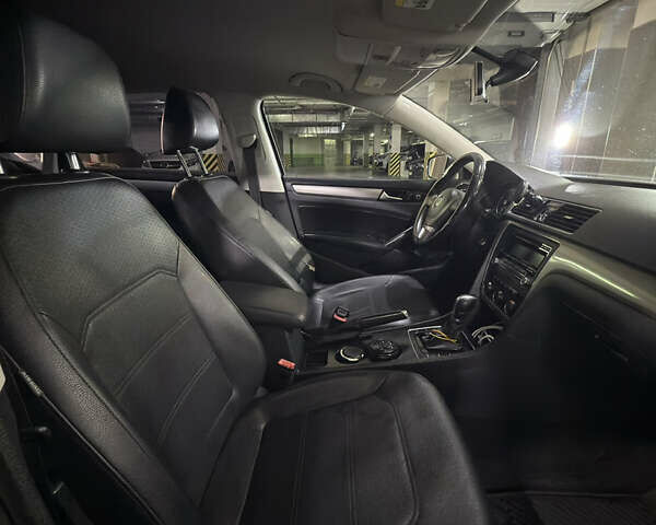 Серый Фольксваген Пассат, объемом двигателя 1.8 л и пробегом 180 тыс. км за 11500 $, фото 11 на Automoto.ua