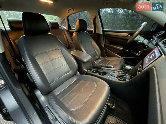 Серый Фольксваген Пассат, объемом двигателя 1.8 л и пробегом 180 тыс. км за 9999 $, фото 31 на Automoto.ua