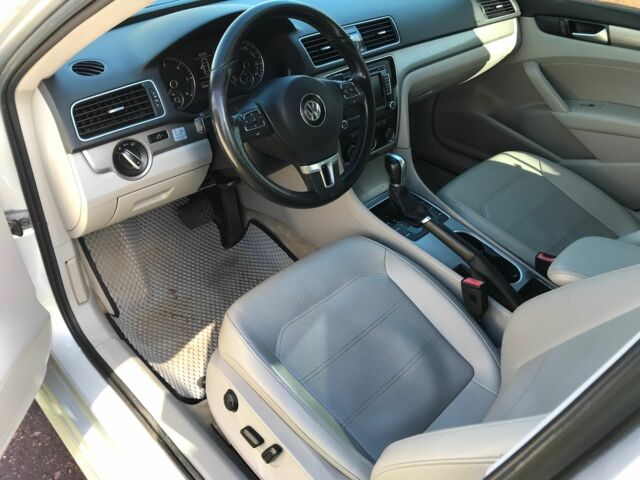 Серый Фольксваген Пассат, объемом двигателя 2 л и пробегом 185 тыс. км за 9700 $, фото 5 на Automoto.ua