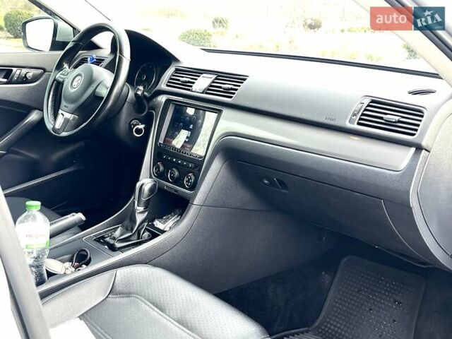 Сірий Фольксваген Пассат, об'ємом двигуна 1.8 л та пробігом 182 тис. км за 9500 $, фото 12 на Automoto.ua