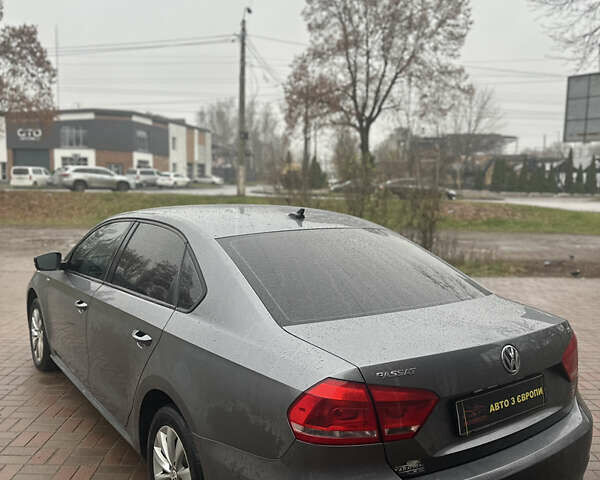 Сірий Фольксваген Пассат, об'ємом двигуна 1.8 л та пробігом 299 тис. км за 9500 $, фото 7 на Automoto.ua
