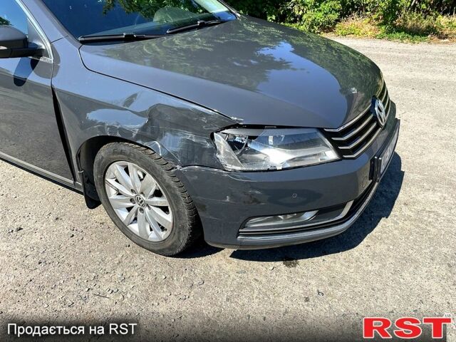 Серый Фольксваген Пассат, объемом двигателя 2 л и пробегом 273 тыс. км за 6700 $, фото 2 на Automoto.ua