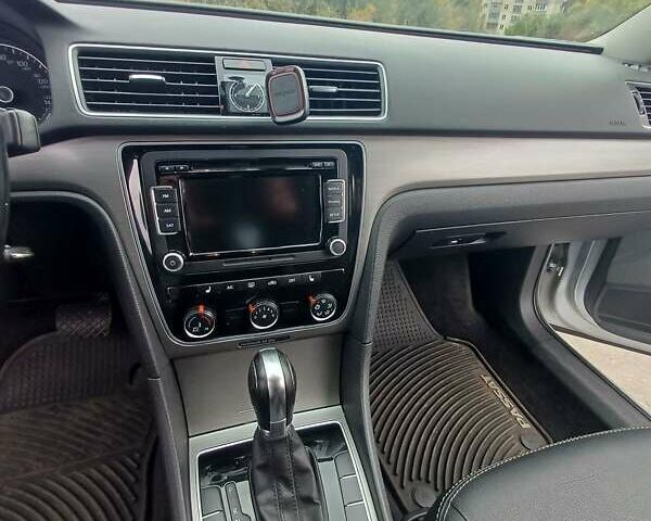 Серый Фольксваген Пассат, объемом двигателя 1.8 л и пробегом 150 тыс. км за 10500 $, фото 4 на Automoto.ua