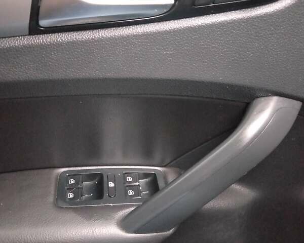 Серый Фольксваген Пассат, объемом двигателя 1.8 л и пробегом 118 тыс. км за 11399 $, фото 5 на Automoto.ua