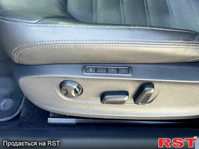 Серый Фольксваген Пассат, объемом двигателя 2 л и пробегом 235 тыс. км за 13700 $, фото 9 на Automoto.ua