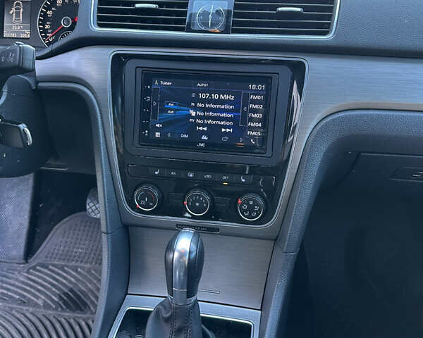 Серый Фольксваген Пассат, объемом двигателя 2 л и пробегом 211 тыс. км за 11300 $, фото 22 на Automoto.ua