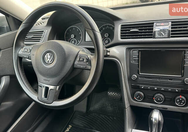 Серый Фольксваген Пассат, объемом двигателя 1.8 л и пробегом 150 тыс. км за 11200 $, фото 14 на Automoto.ua