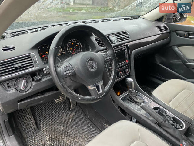 Серый Фольксваген Пассат, объемом двигателя 1.8 л и пробегом 82 тыс. км за 3800 $, фото 4 на Automoto.ua