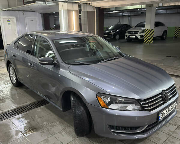 Серый Фольксваген Пассат, объемом двигателя 1.8 л и пробегом 180 тыс. км за 11500 $, фото 2 на Automoto.ua