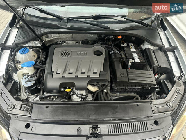 Серый Фольксваген Пассат, объемом двигателя 2 л и пробегом 211 тыс. км за 11300 $, фото 34 на Automoto.ua