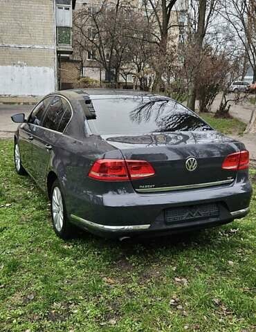 Сірий Фольксваген Пассат, об'ємом двигуна 1.6 л та пробігом 245 тис. км за 10300 $, фото 4 на Automoto.ua