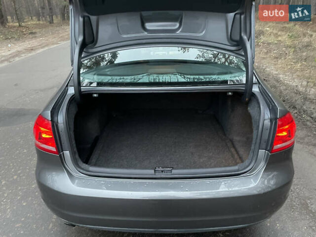 Серый Фольксваген Пассат, объемом двигателя 1.8 л и пробегом 180 тыс. км за 9999 $, фото 38 на Automoto.ua