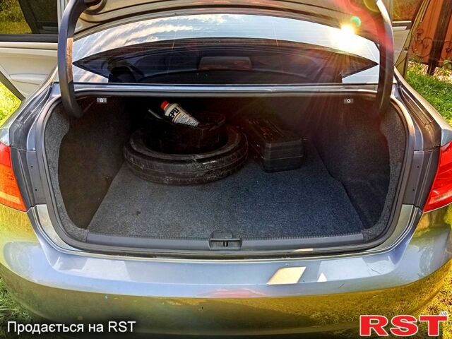 Серый Фольксваген Пассат, объемом двигателя 1.8 л и пробегом 213 тыс. км за 9800 $, фото 5 на Automoto.ua