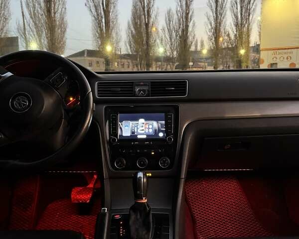 Серый Фольксваген Пассат, объемом двигателя 1.8 л и пробегом 169 тыс. км за 11000 $, фото 8 на Automoto.ua