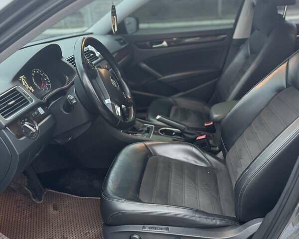 Сірий Фольксваген Пассат, об'ємом двигуна 2 л та пробігом 131 тис. км за 12300 $, фото 9 на Automoto.ua