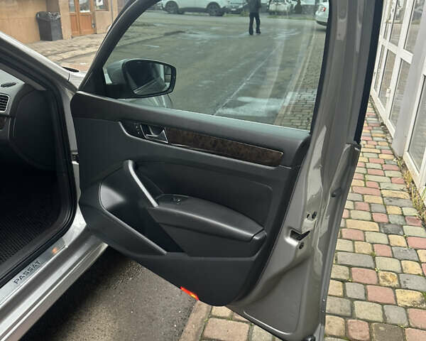 Сірий Фольксваген Пассат, об'ємом двигуна 1.97 л та пробігом 262 тис. км за 12500 $, фото 7 на Automoto.ua