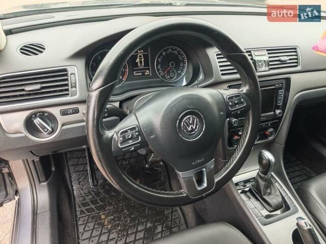 Сірий Фольксваген Пассат, об'ємом двигуна 1.8 л та пробігом 130 тис. км за 10999 $, фото 13 на Automoto.ua